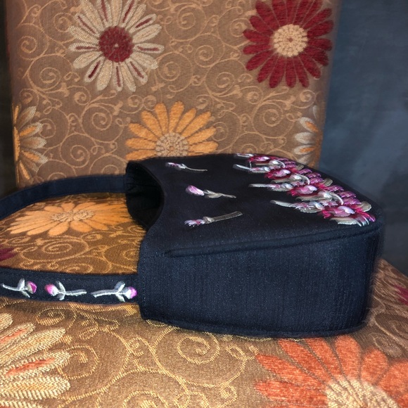 Vintage Liz Claiborne Bag with Flower Embroidery - Picture 4 of 7